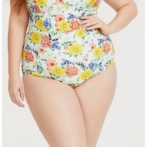 Torrid Vixen Ivory Yellow Floral 1 pc Swimsuit Padded Size 1/1X - Picture 5 of 9